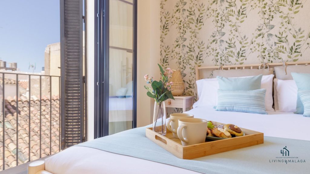 Plaza de las Cofradias Living4malaga