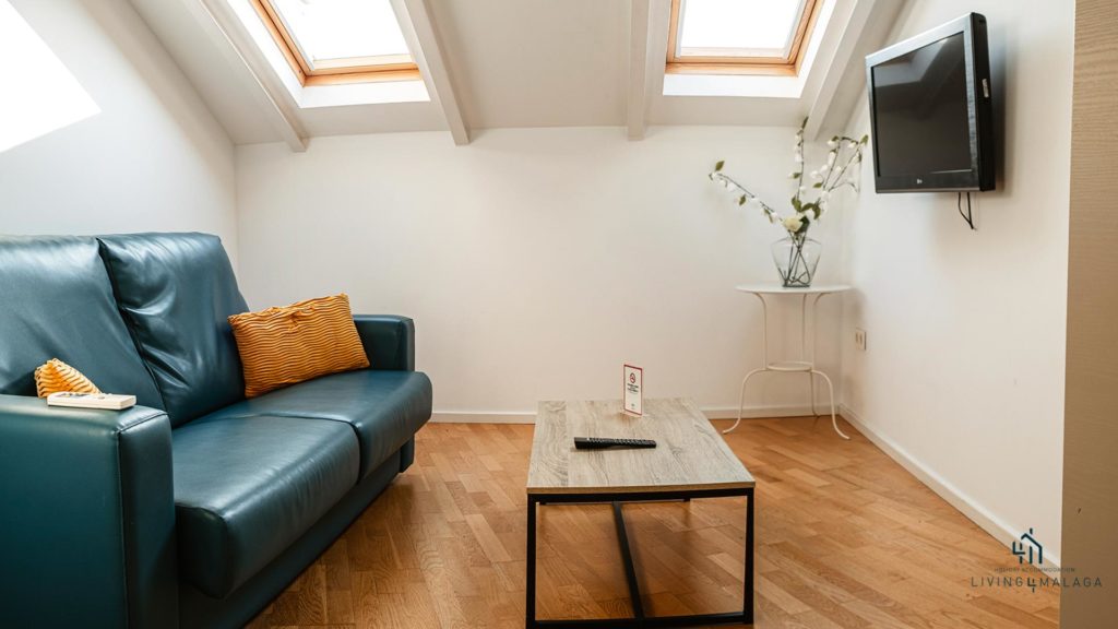 City Center Calderon 2400 1 dormitorio Living4malaga