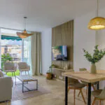 apartamento vacacional tres dormitorio terraza (2) living4malaga apartamentos turisticos malaga centro